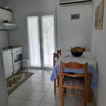 בית נופש Maisonette Basilissa *