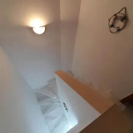 Maisonette Basilissa נאה פוטידאה